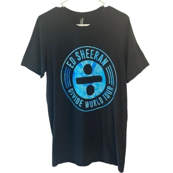 Ed Sheeran Divide World Tour Tee Size M Official Merch 2017 Concert Shirt - Picture 1 of 4